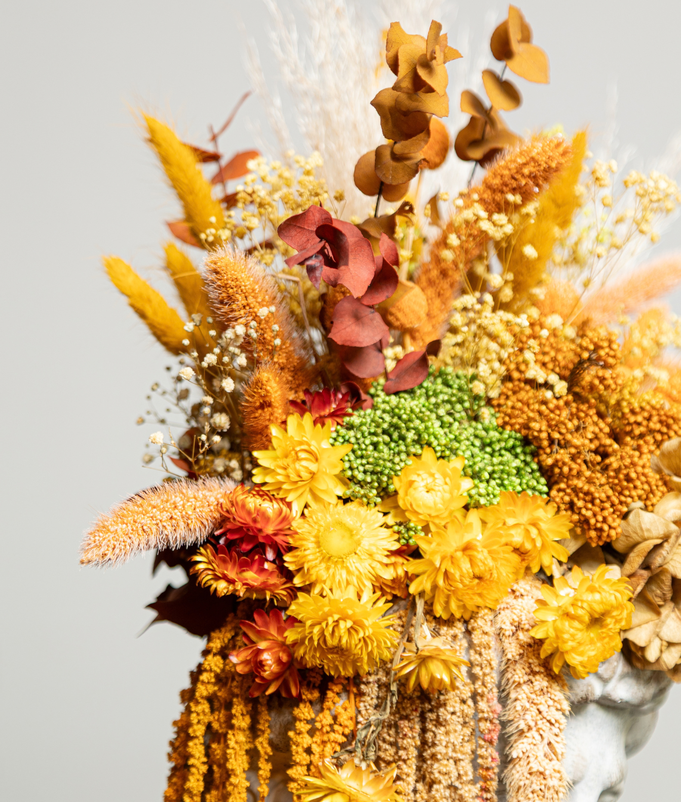 Taller Cabeza Helénica con Flores Preservadas - Imagen 2